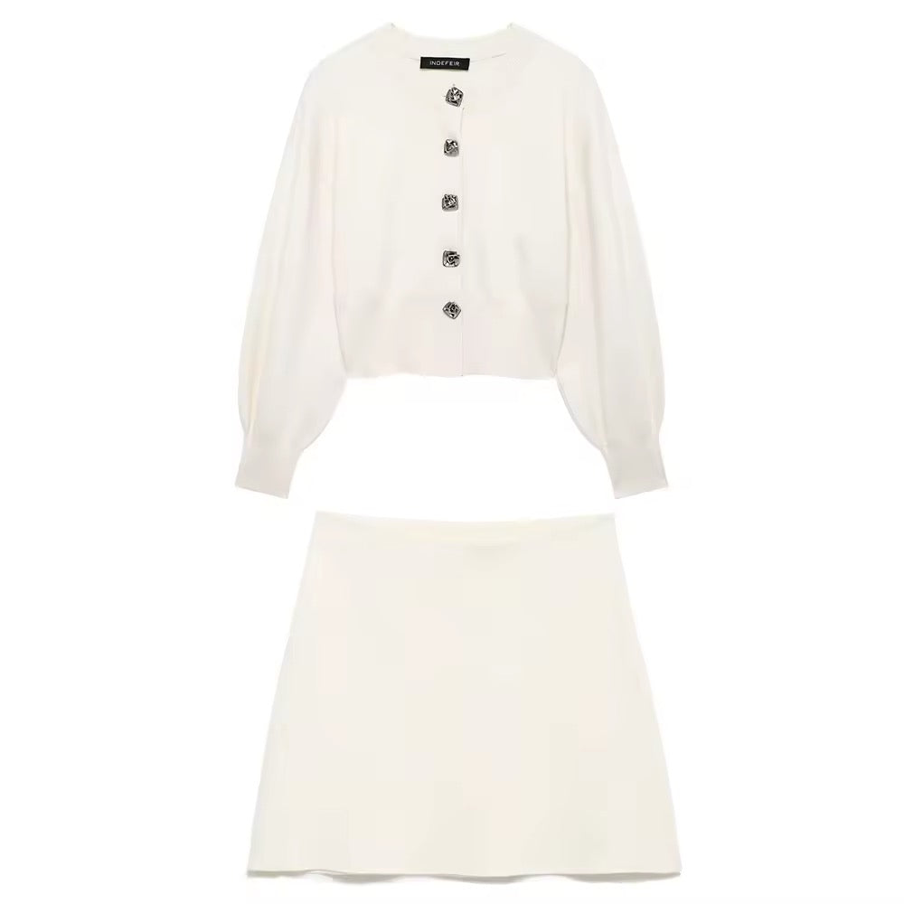 Beige Knit Chic Set – Zweiteiler mit Strickjacke & Minirock - Ambres