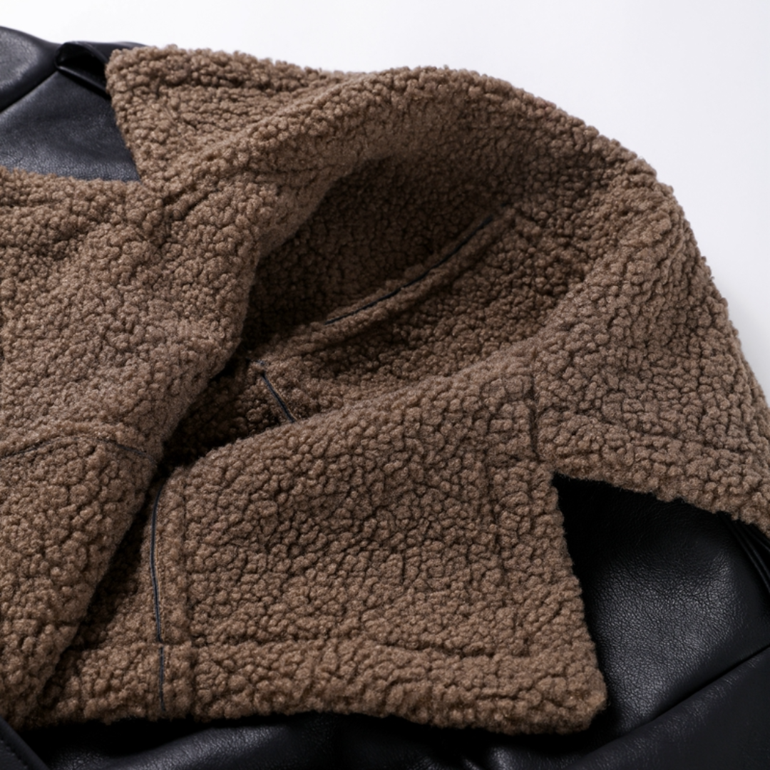 Luxuriöse Kunstlederjacke mit Gürtel - Ambres