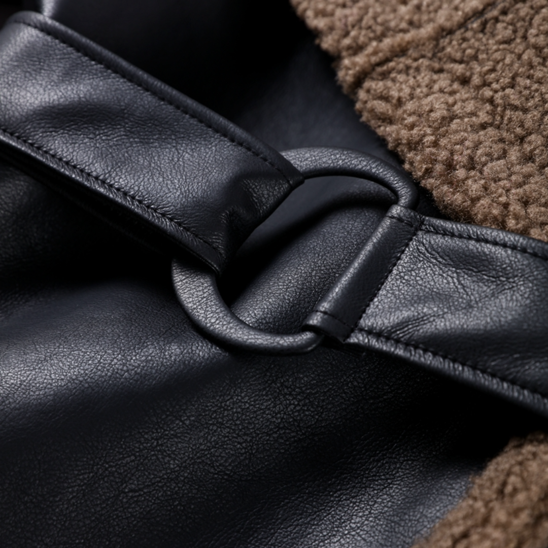 Luxuriöse Kunstlederjacke mit Gürtel - Ambres